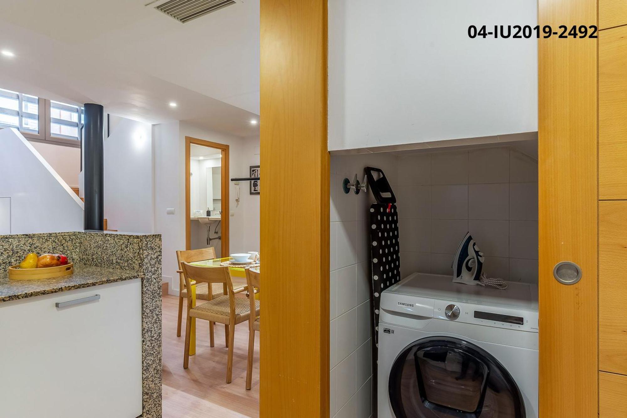 4256 - Ab Les Corts Bi Appartement