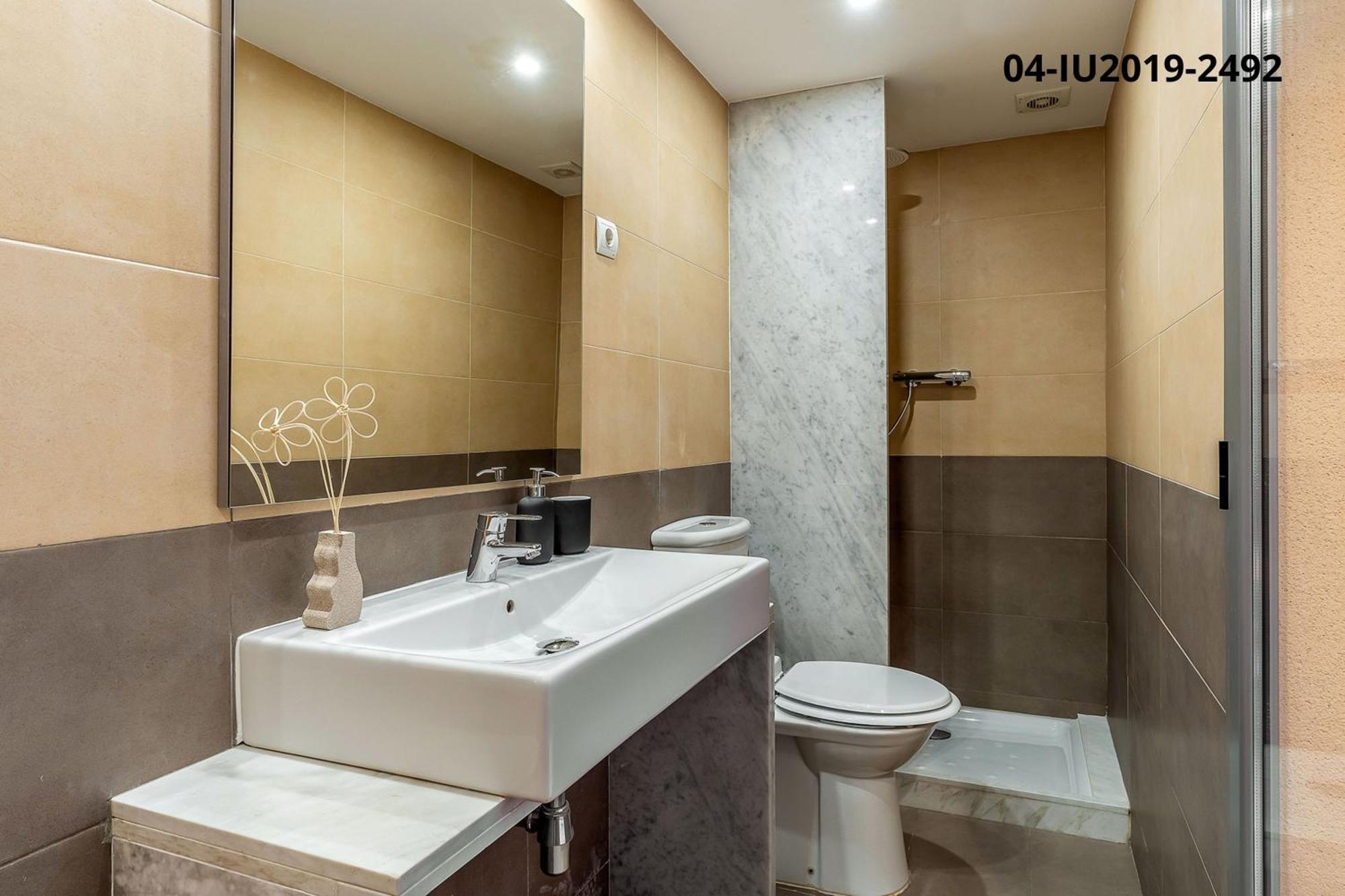 4256 - Ab Les Corts Bi Appartement *